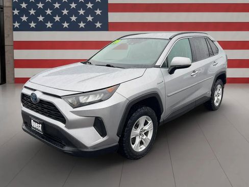 Used 2019 Toyota RAV4 LE w/ Carpet Mat Package image 1