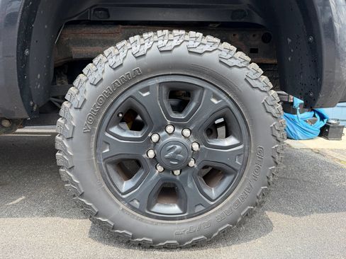 Used 2018 RAM 2500 Big Horn w/ Sport Appearance Group AWD/4WD image 3