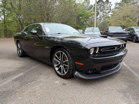 Used 2022 Dodge Challenger R/T w/ Plus Package image 1