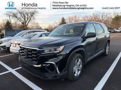 Used 2023 Honda Pilot LX image 1