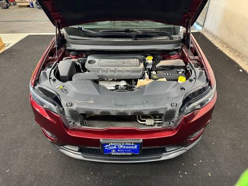 Used 2019 Jeep Cherokee Latitude Plus w/ Cold Weather Group image 11