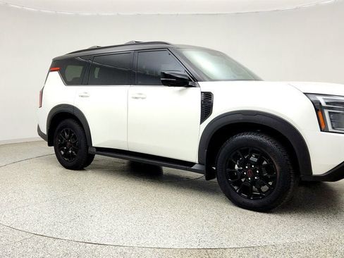 Used 2025 Nissan Armada PRO-4X w/ Pro-4X Premium Package AWD/4WD image 3