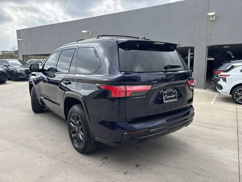 Used 2025 Toyota Sequoia Platinum image 8