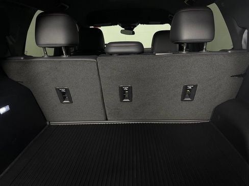 Used 2026 Chevrolet Equinox RS w/ LPO, Floor Liner Package FWD image 31