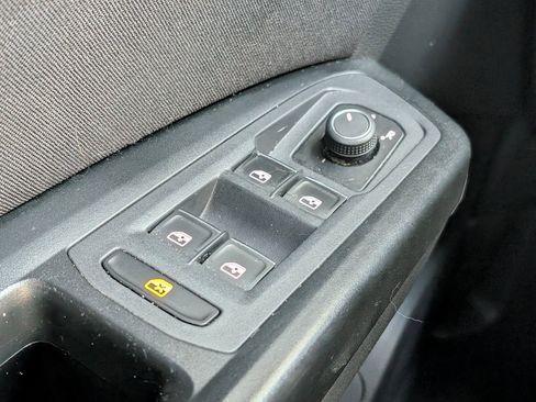 Used 2018 Volkswagen Atlas S image 20