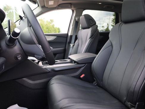 New 2026 Acura MDX SH-AWD image 12