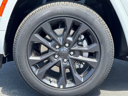New 2026 Jeep Grand Cherokee L Limited AWD/4WD image 27