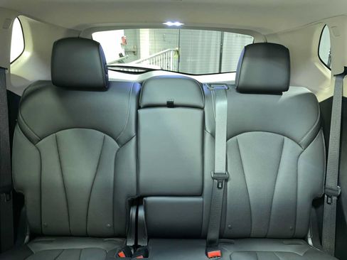 Used 2017 Buick Envision Essence FWD image 22