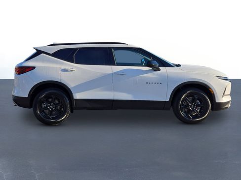 New 2026 Chevrolet Blazer LT w/ Midnight/Sport Edition image 4