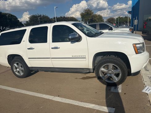 Used 2014 Chevrolet Suburban LTZ image 10