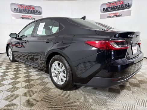Used 2025 Toyota Camry LE image 5