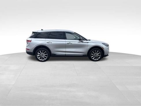 Used 2020 Lincoln Corsair AWD w/ Premium Package image 5