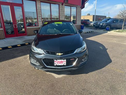 Used 2017 Chevrolet Cruze LT w/ LT True North Edition image 3