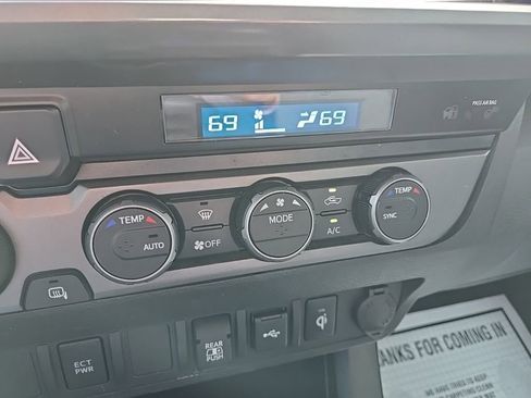 Used 2022 Toyota Tacoma TRD Sport AWD/4WD image 63