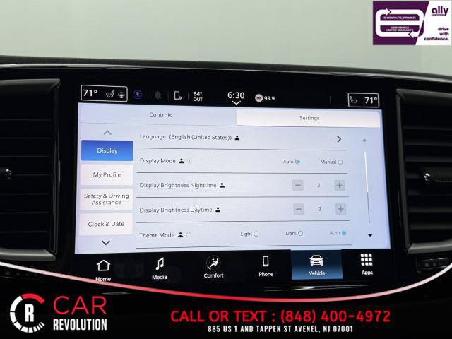 Used 2024 Chrysler Pacifica Touring-L FWD image 29