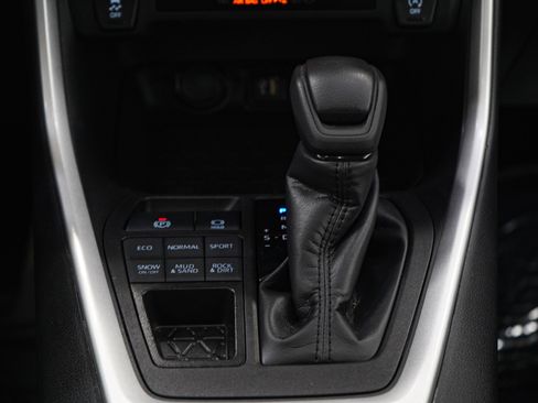 Used 2024 Toyota RAV4 XLE w/ Convenience Package image 22