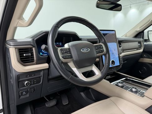 Used 2022 Ford Expedition Limited image 14