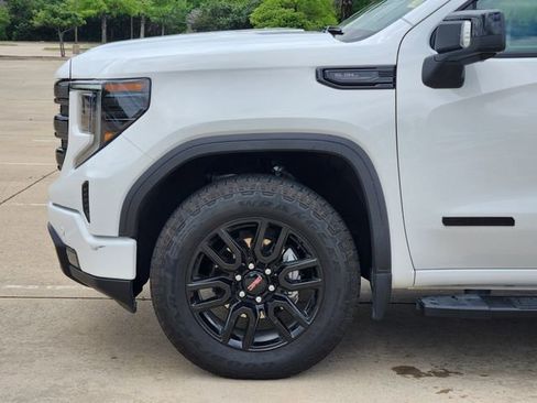 Used 2026 GMC Sierra 1500 Elevation w/ Elevation Premium Package AWD/4WD image 8