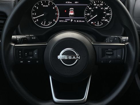 Used 2024 Nissan Rogue S image 12