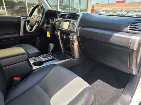 Used 2016 Toyota 4Runner SR5 Premium RWD image 19