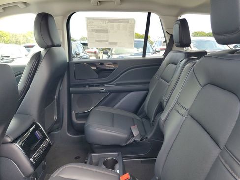 New 2026 Lincoln Aviator 2WD w/ Jet Appearance Package image 11