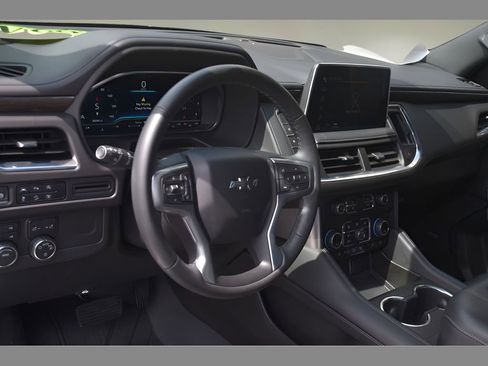 Used 2024 Chevrolet Suburban Z71 w/ Luxury Package AWD/4WD image 12