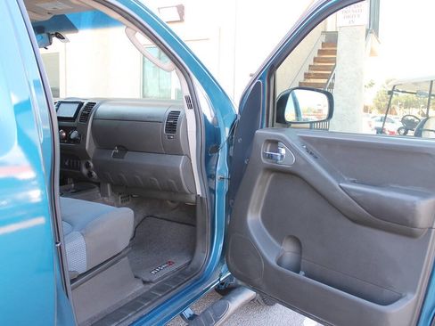 Used 2005 Nissan Frontier NISMO w/ (J01) Sunroof Pkg RWD image 30