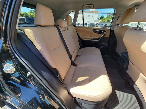 Used 2020 Toyota RAV4 LE w/ All Weather Liner Package AWD/4WD image 26