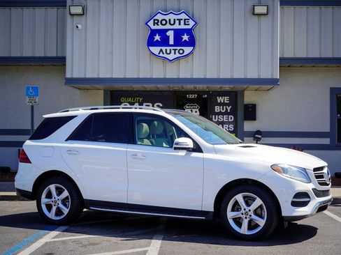 Used 2018 Mercedes-Benz GLE 350 w/ Premium 1 Package image 3