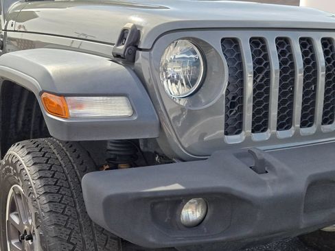 Used 2020 Jeep Gladiator Sport w/ Quick Order Package 24S AWD/4WD image 2
