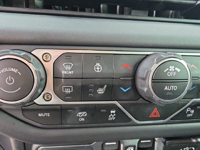 Used 2025 Jeep Wrangler Unlimited Rubicon 392 AWD/4WD image 19