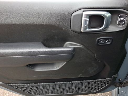 Used 2025 Jeep Wrangler Unlimited Rubicon image 23