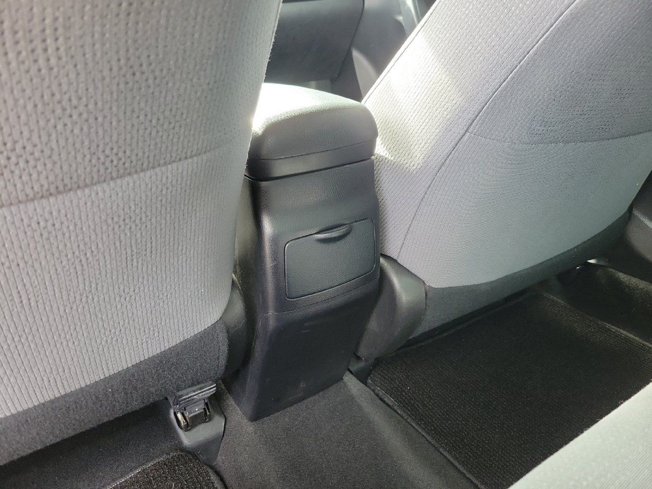 Used 2015 Toyota Corolla L FWD image 10