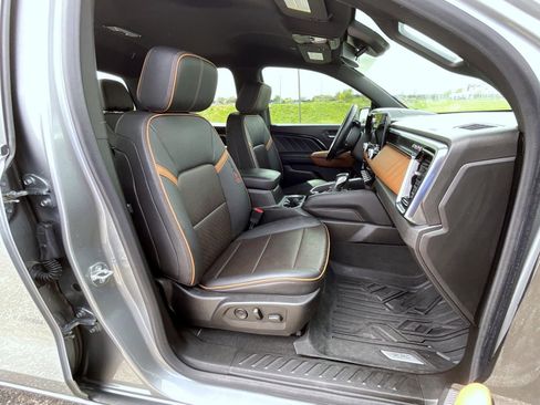 Used 2023 GMC Canyon AT4 w/ AT4 Premium Package image 15