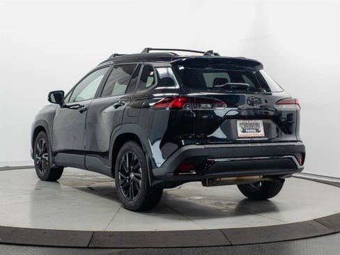 Used 2024 Toyota Corolla Cross AWD Hybrid w/ Moonroof Package image 9