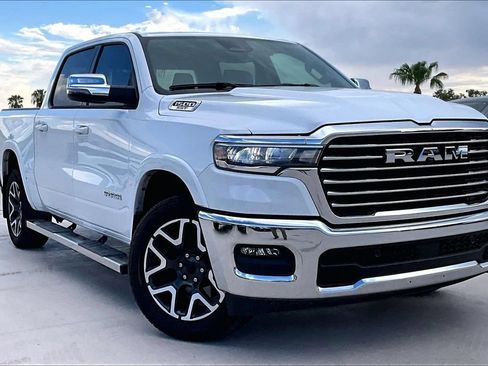 Used 2025 RAM 1500 Laramie AWD/4WD image 2