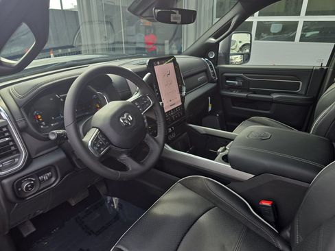 New 2026 RAM 2500 Laramie AWD/4WD image 15