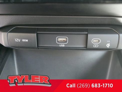 Used 2025 Kia Niro SX image 33