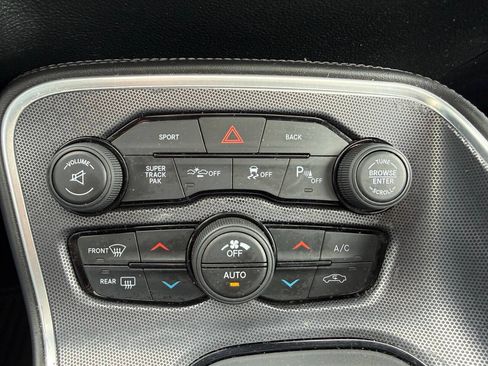 Used 2016 Dodge Challenger R/T Scat Pack w/ Leather Interior Group RWD image 22