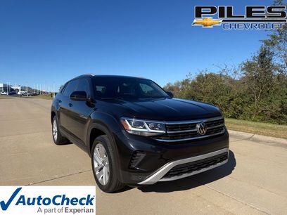 Used 2020 Volkswagen Atlas Cross Sport SE w/ Panoramic Sunroof Package