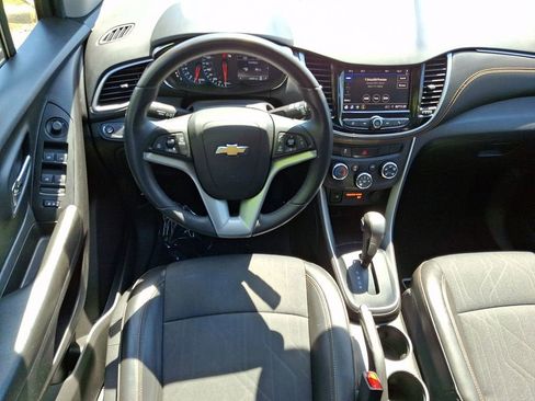 Certified 2022 Chevrolet Trax LT w/ Midnight Edition AWD/4WD image 12