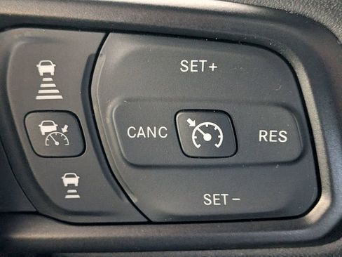 Used 2025 Jeep Wrangler Unlimited Rubicon w/ Convenience Group image 23