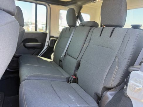 Used 2024 Jeep Wrangler Unlimited AWD/4WD image 4