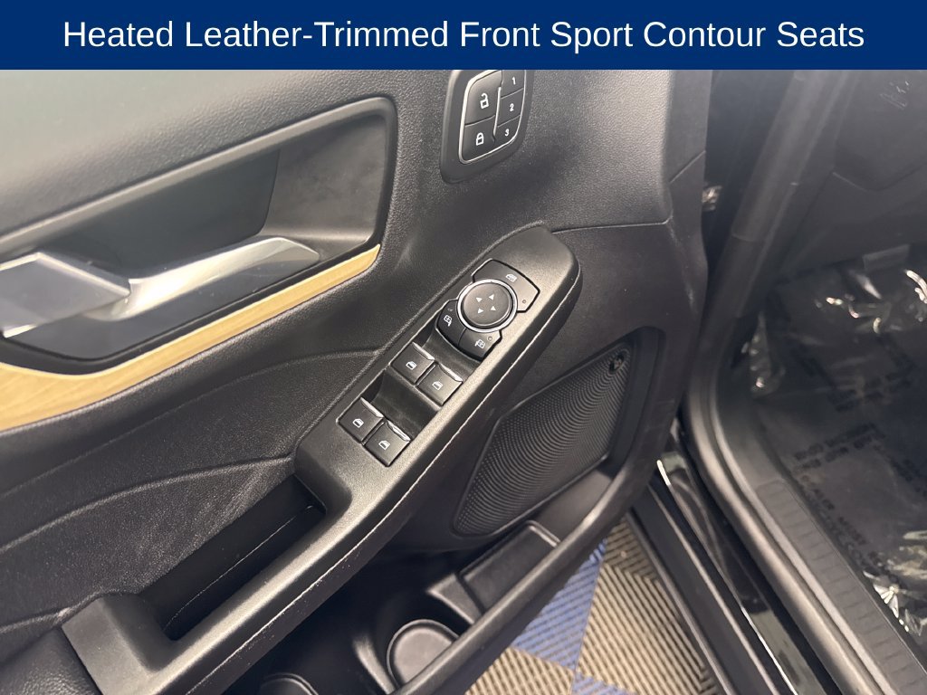Used 2022 Ford Escape Titanium w/ Titanium Elite Package AWD/4WD image 13