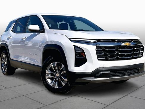 Used 2025 Chevrolet Equinox LT image 3