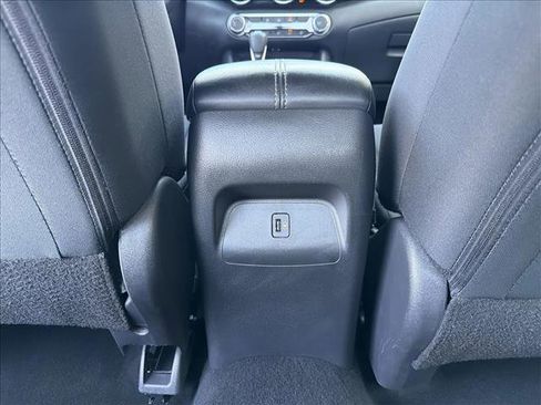 Used 2024 Nissan Sentra SV image 23