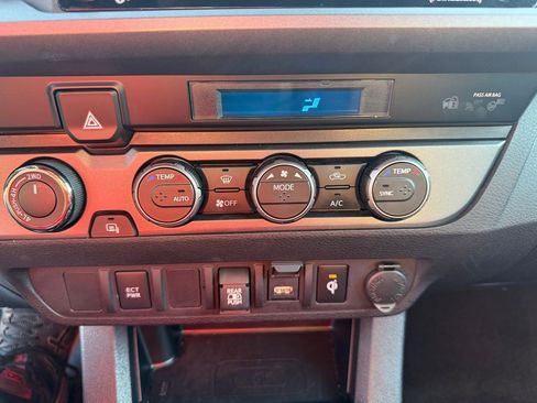 Used 2023 Toyota Tacoma TRD Off-Road AWD/4WD image 21
