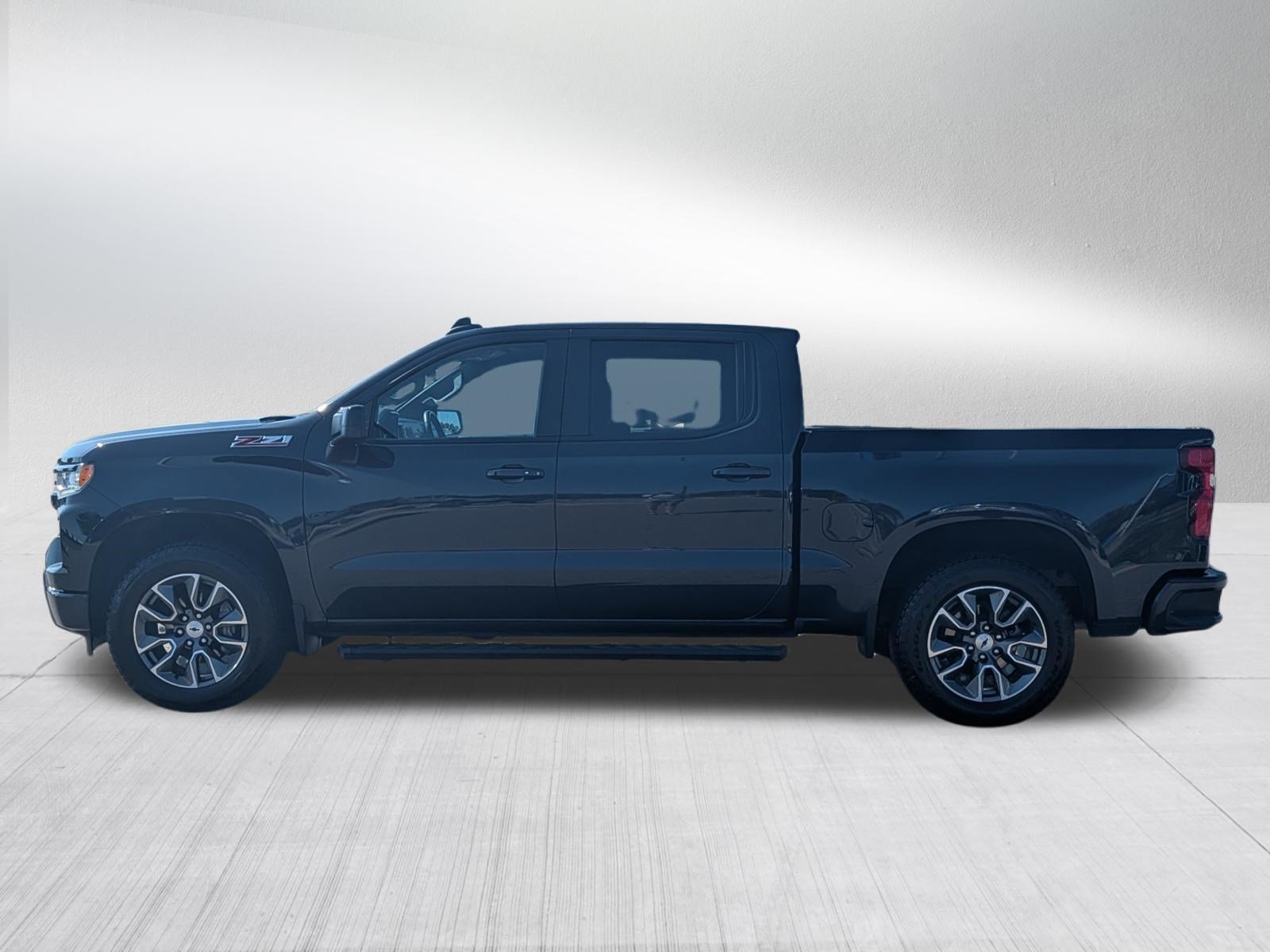 Used 2024 Chevrolet Silverado 1500 RST AWD/4WD image 4
