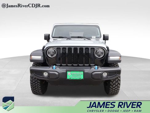 Used 2023 Jeep Wrangler Unlimited w/ Cold Weather Group AWD/4WD image 7