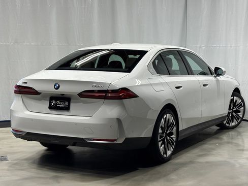 Used 2026 BMW 530i xDrive w/ Premium Package AWD/4WD image 6